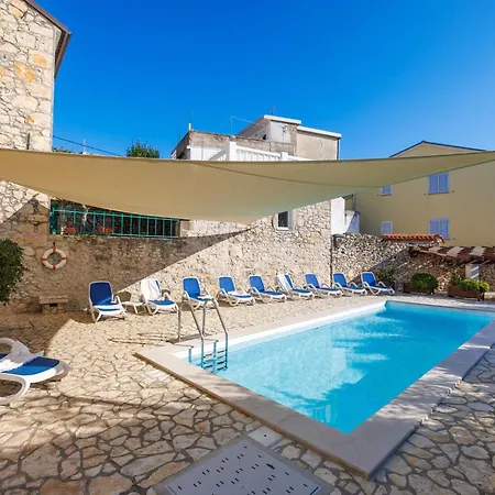Apartamento Leko-4 By Interhome