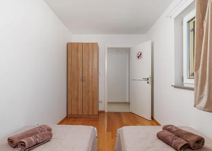 Apartmán Leko-4 By Interhome *